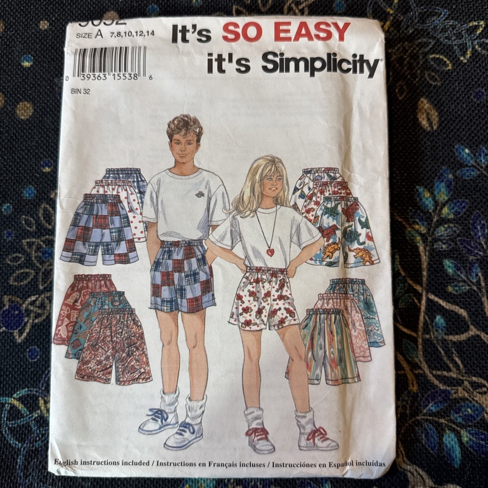 9052 Vintage Simplicity SEWING Pattern Girls Boys Shorts 7-14 UNCUT (G)